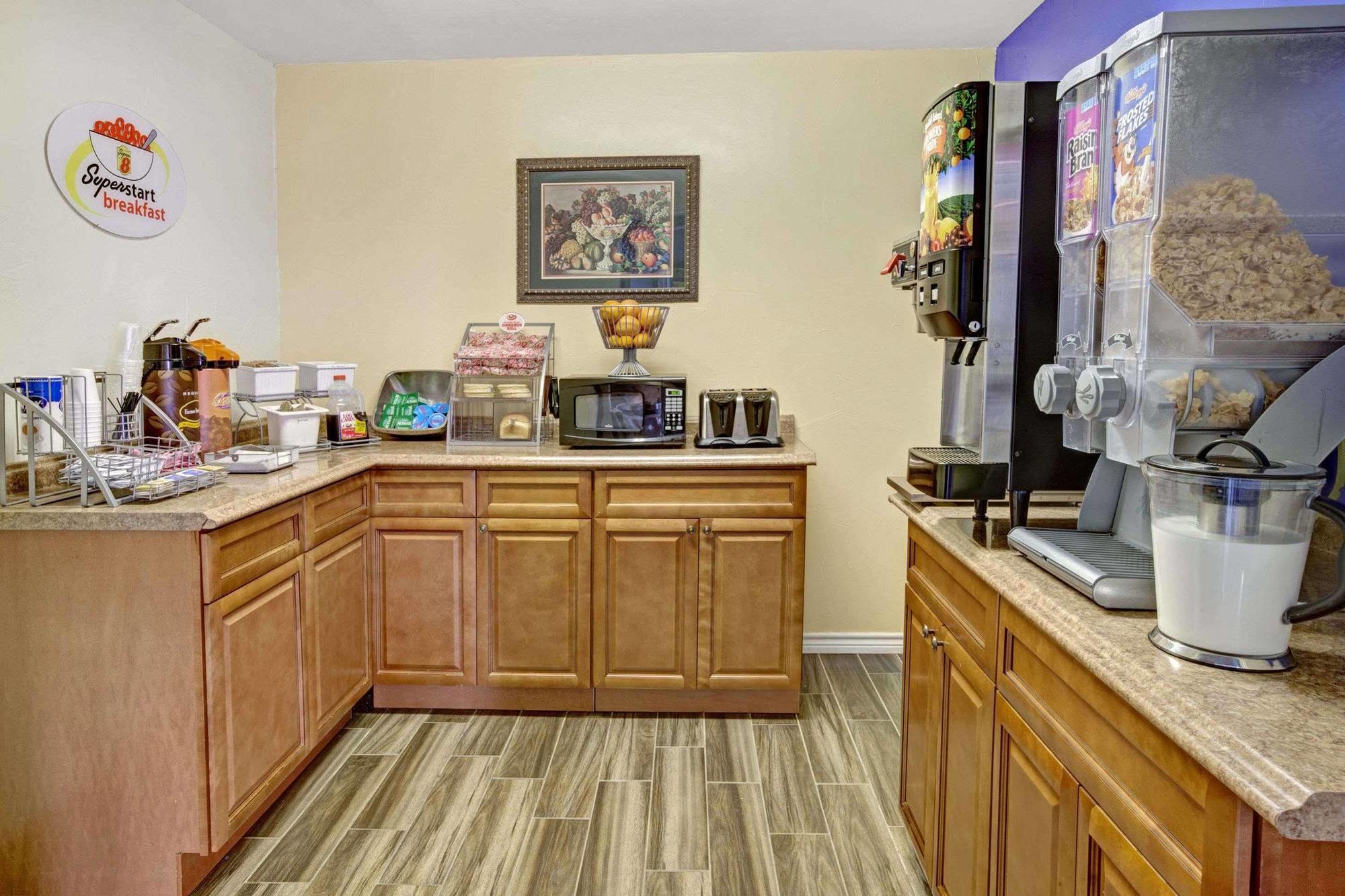 Super 8 By Wyndham Arlington Near At&T Stadium Extérieur photo