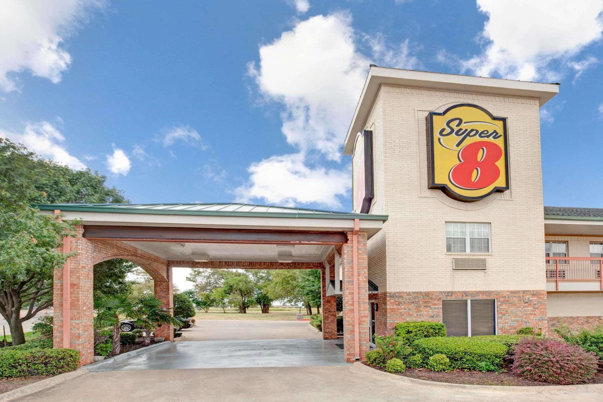 Super 8 By Wyndham Arlington Near At&T Stadium Extérieur photo